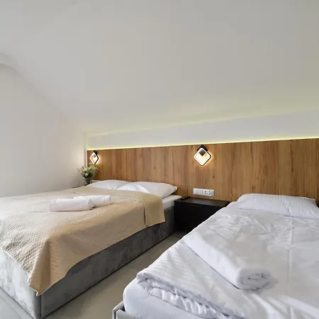 Sloneczne Wzgorze Zator Apartment Exterior photo